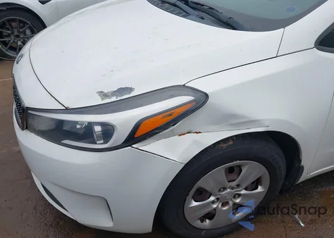 2017 Kia Forte Lx z USA, uszkodzony, nr VIN 3KPFK4A7XHE080739
